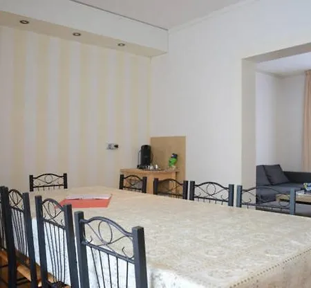 House Hommert بيت للعطل